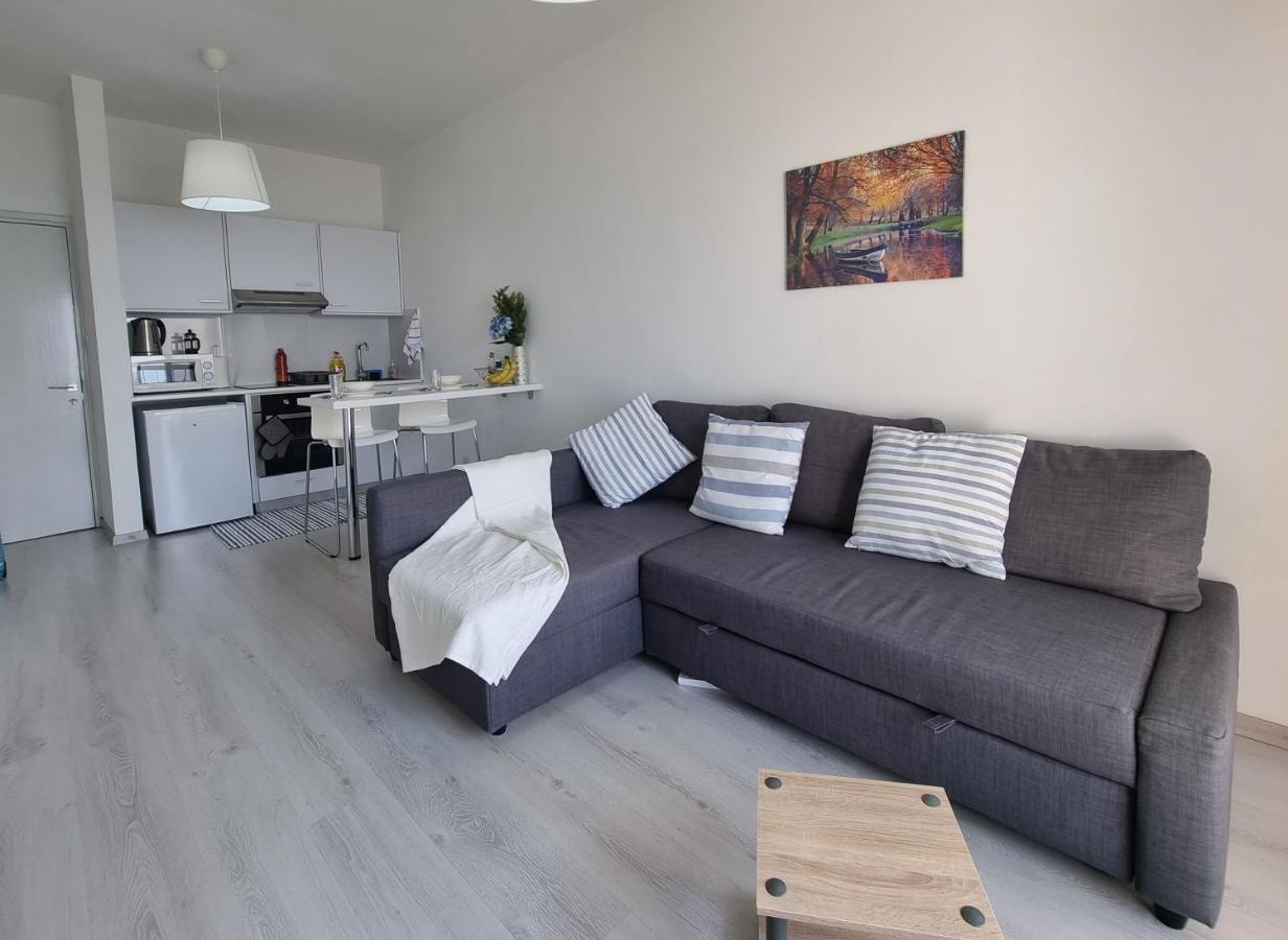 לימסול Super Modern Beachfront 1 Bedroom - Sleeps 4 מראה חיצוני תמונה