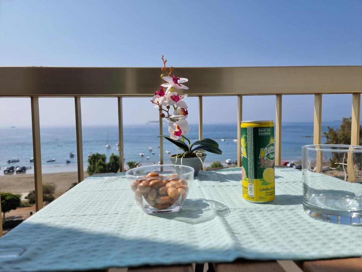 לימסול Super Modern Beachfront 1 Bedroom - Sleeps 4 מראה חיצוני תמונה