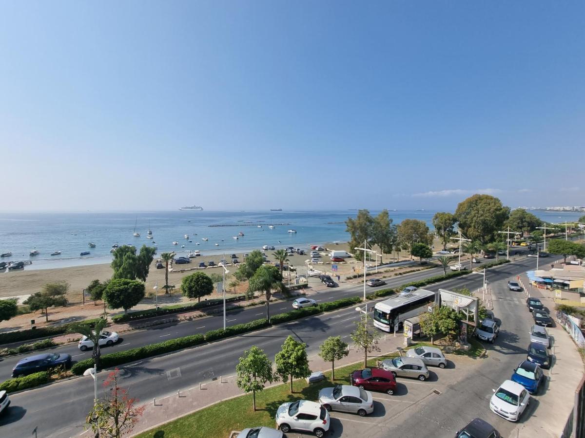 לימסול Super Modern Beachfront 1 Bedroom - Sleeps 4 מראה חיצוני תמונה